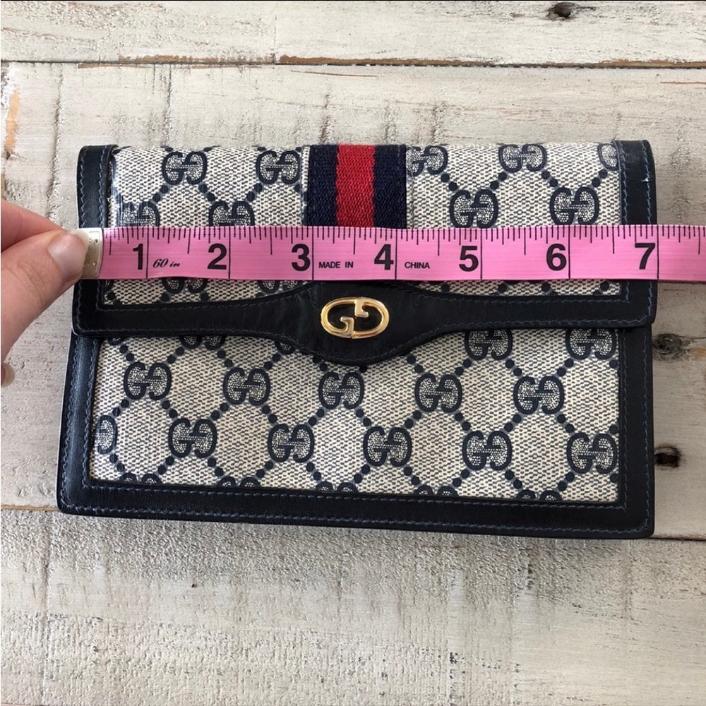 Vintage Gucci mini clutch. - Picture 4 of 6